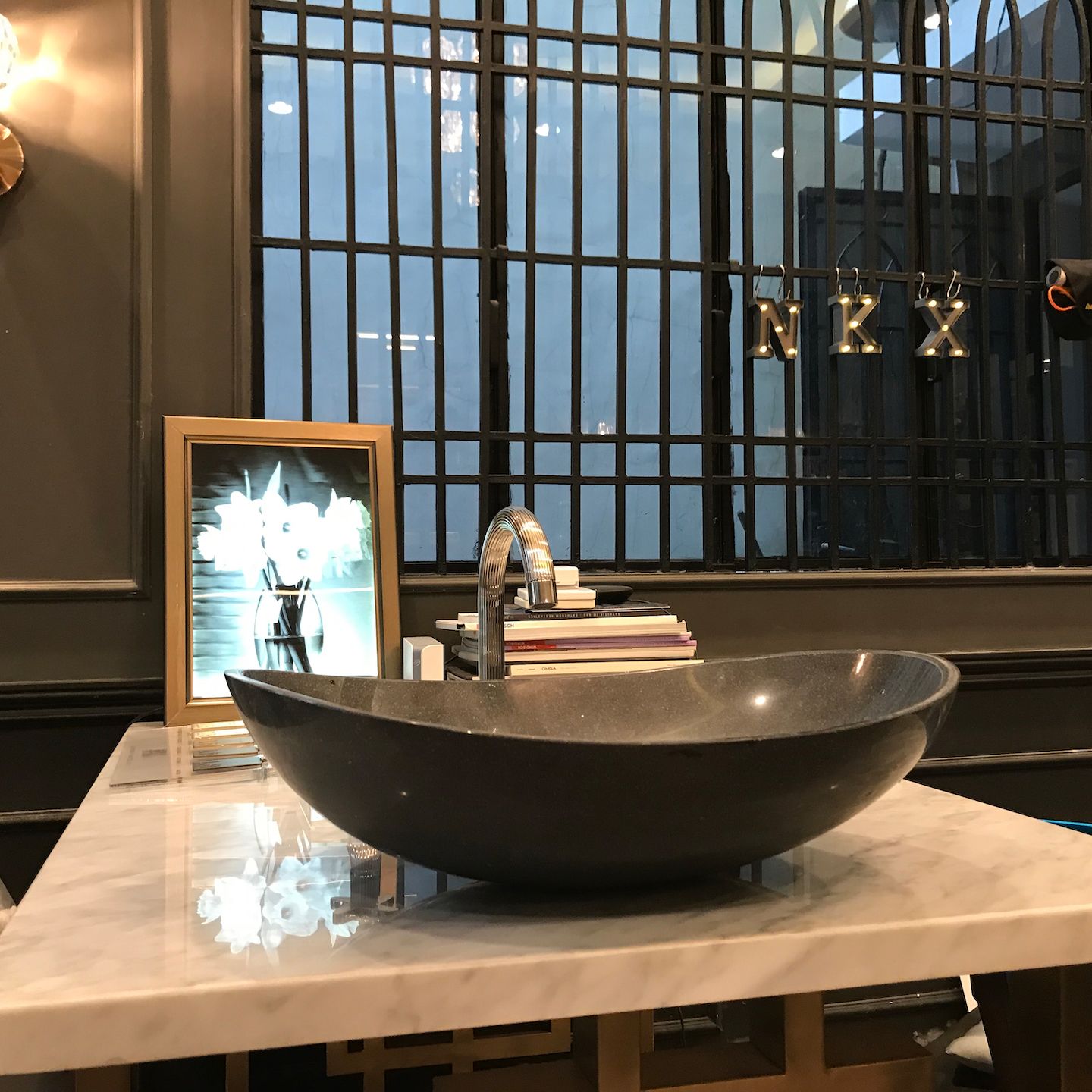 Chậu lavabo đá tự nhiên - H001BG