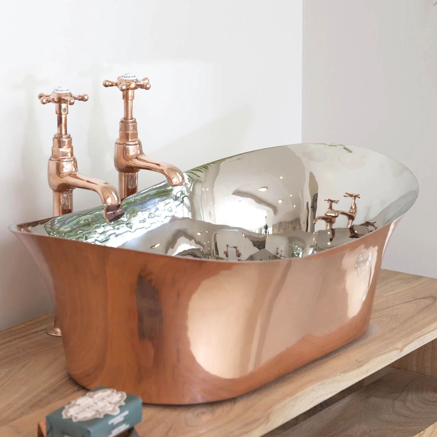 Chậu lavabo đặt trên bàn bằng đồng - Probalow