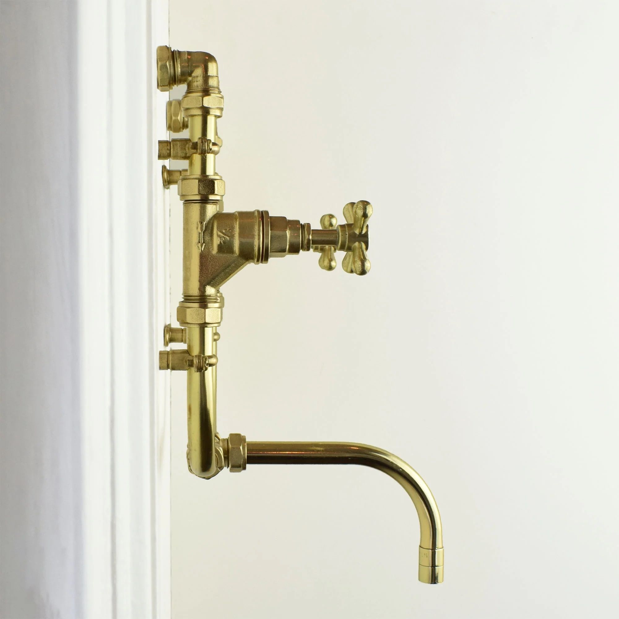 Vòi chậu lavabo gắn tường bằng đồng - Protapesa