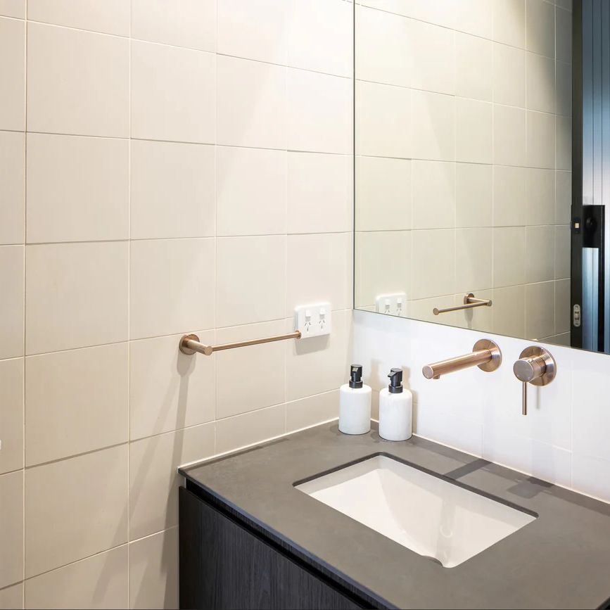 Thanh treo khăn phòng tắm dài 270mm bằng đồng MChampagne - R05RCH