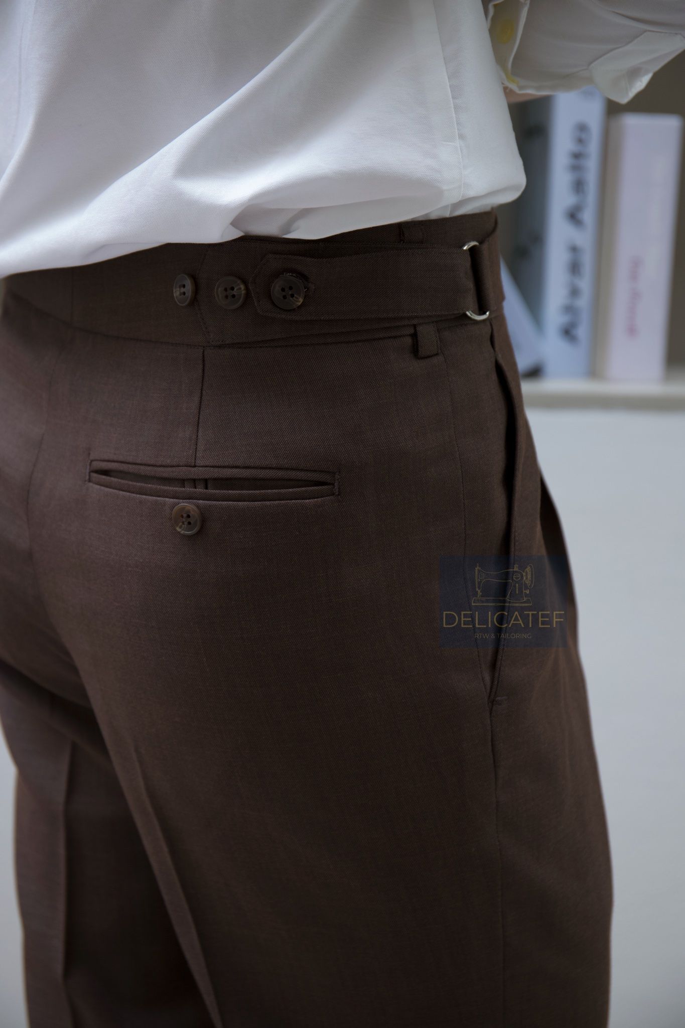 Quần Dring màu Nâu vải xước chìm