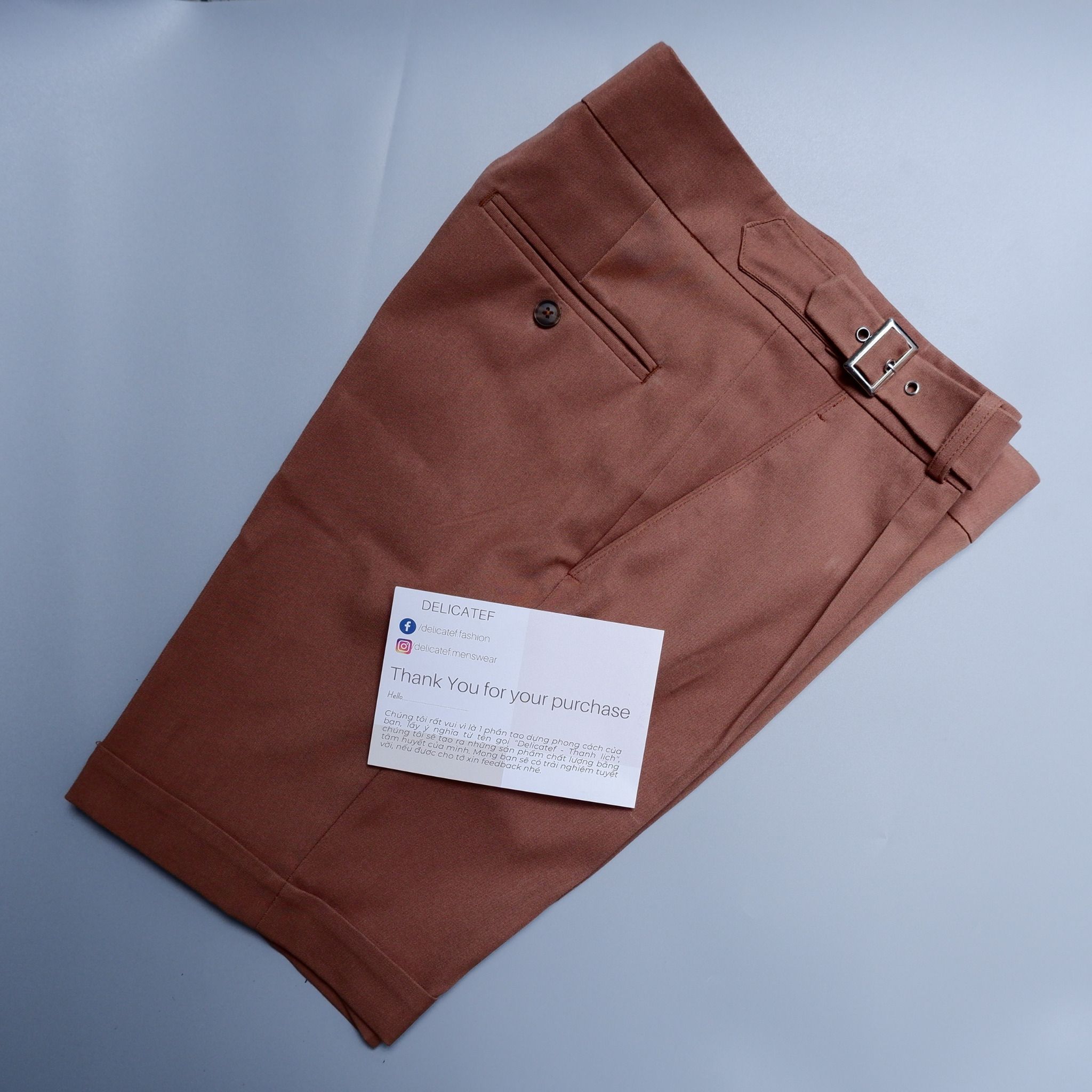 Quần Short Màu Nâu
