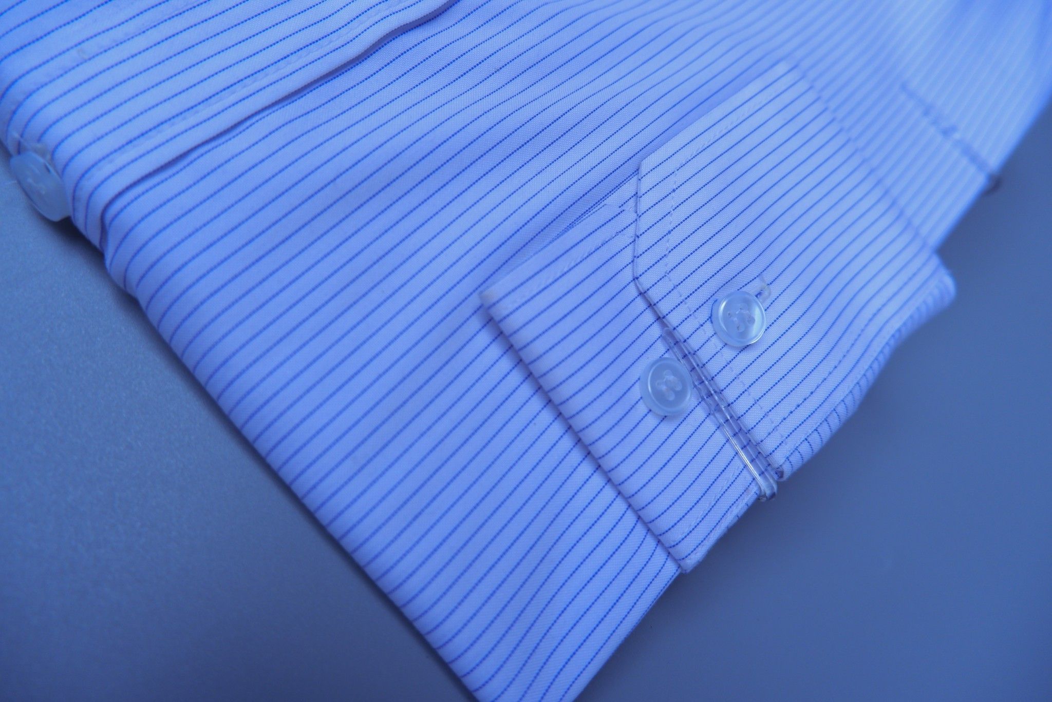 Sơ Mi Trắng Chỉ Nhỏ Đơn Giản - Spread Collar