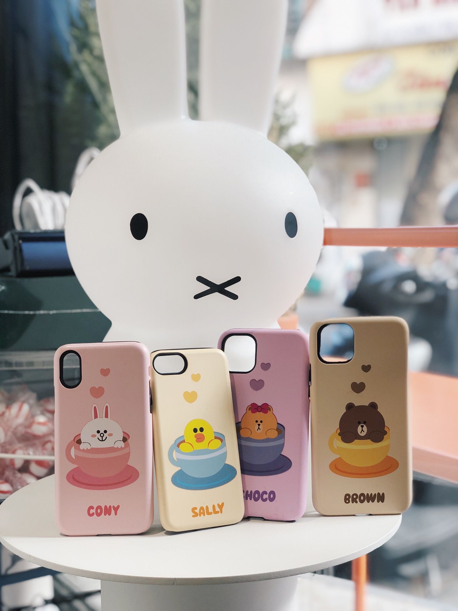 TEACUP BROWN, CONY & SALLY