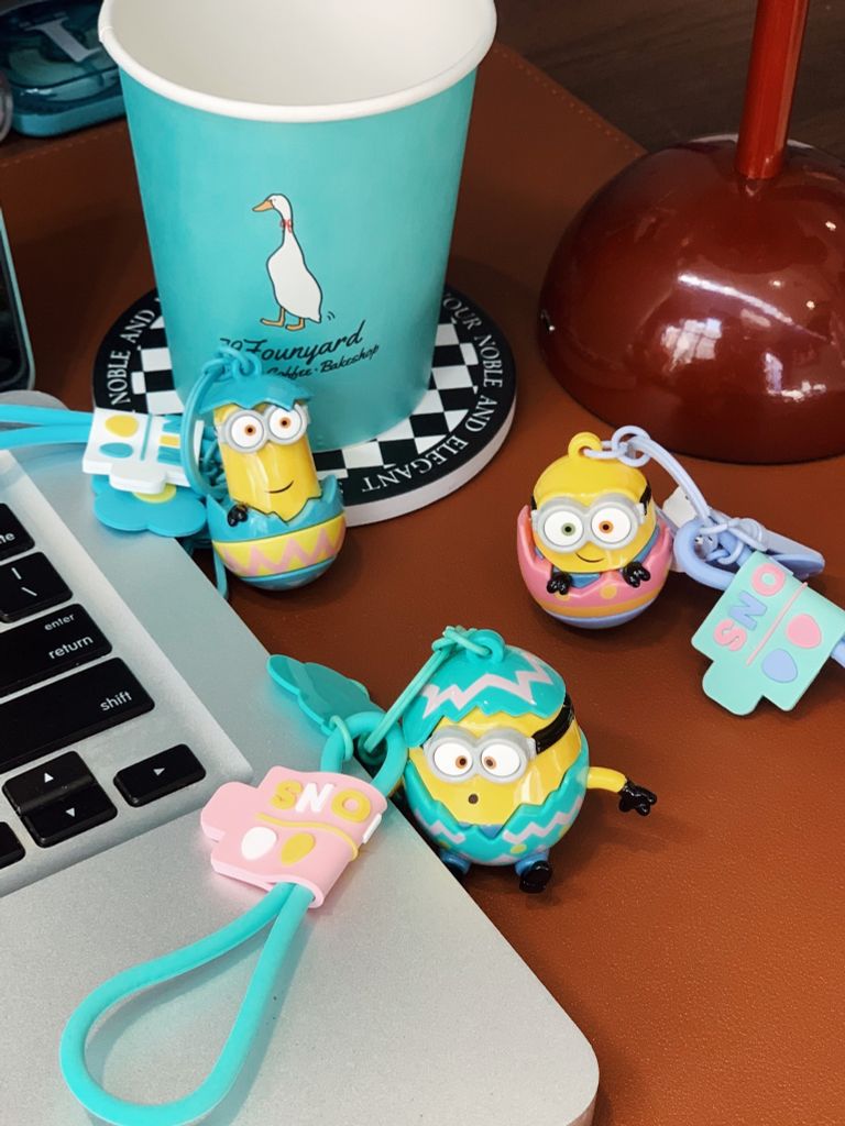 KEYCHAIN MINION EGG