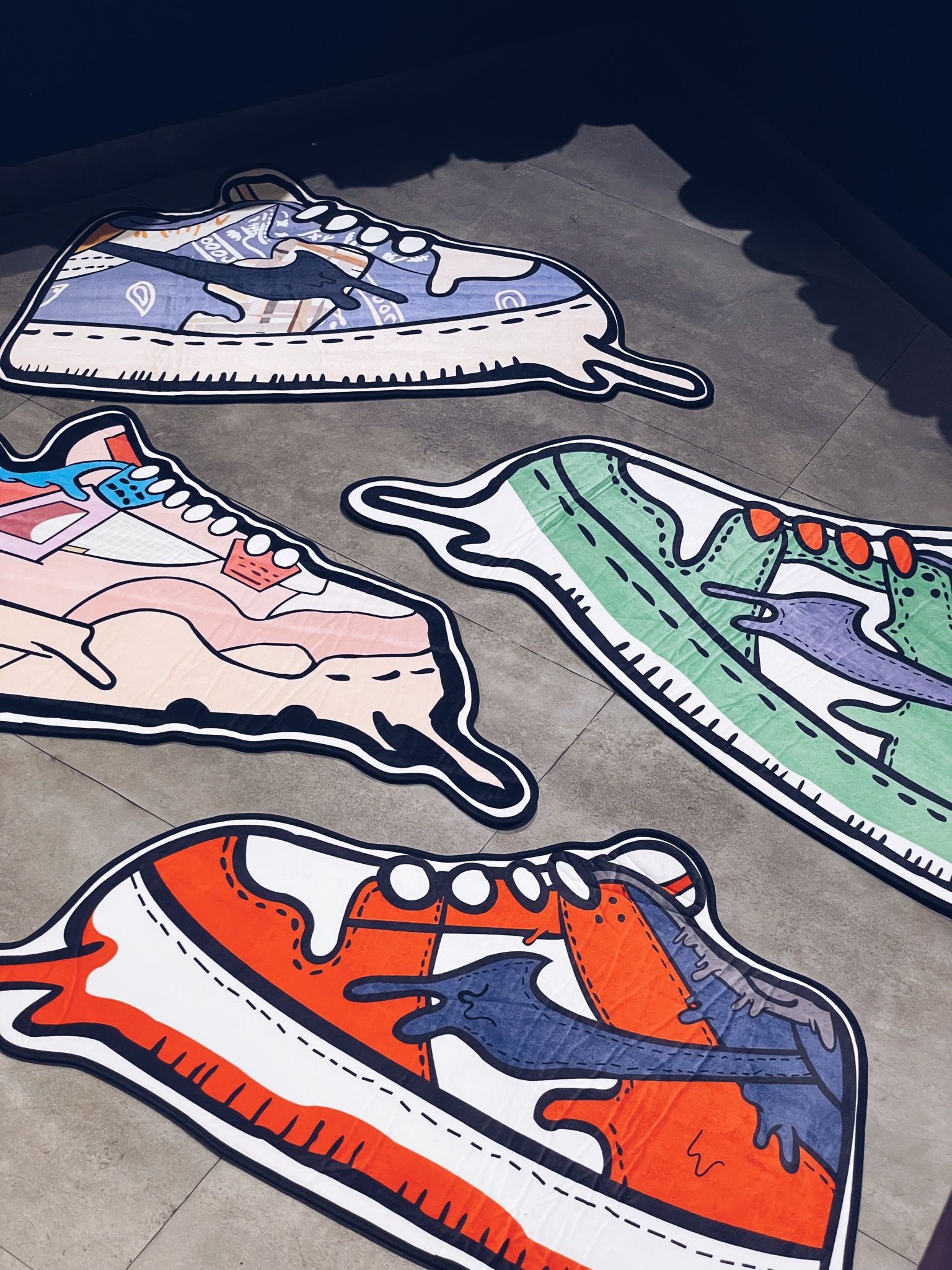 SNEAKERS
