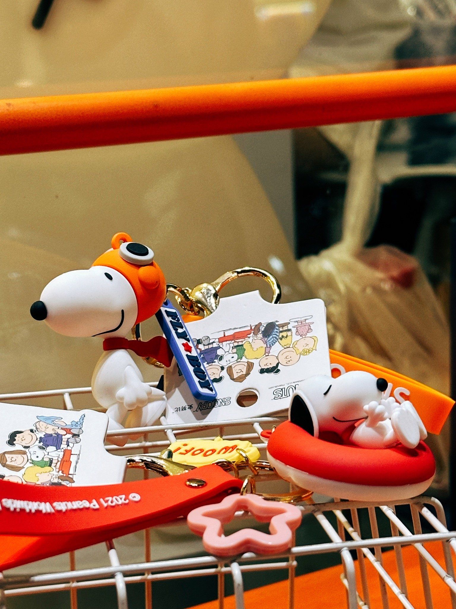 KEYCHAIN SNOOPY & CHARLIE (MỚI)