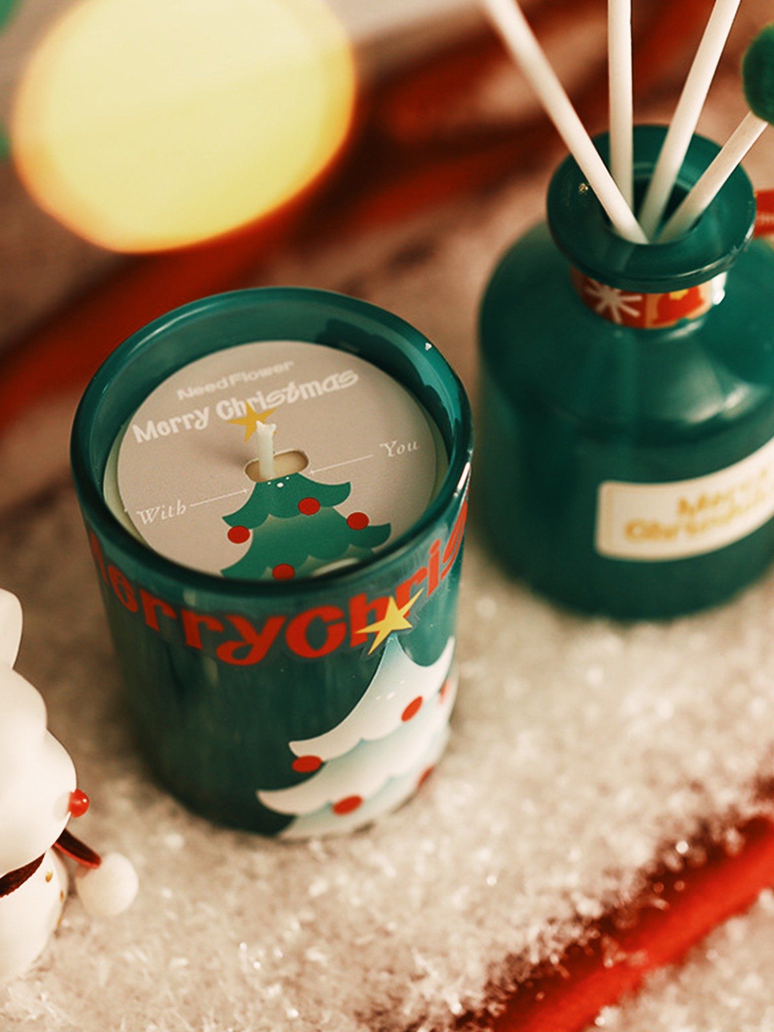 HOLIDAY LIMITED-EDITION GIFTS
