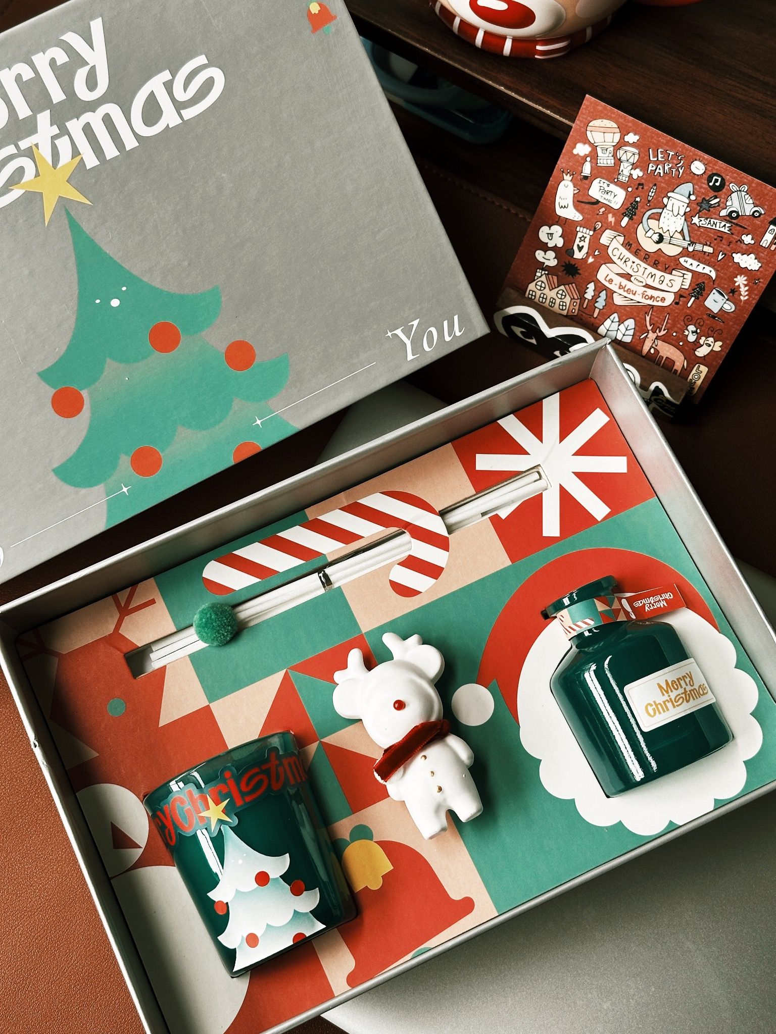 HOLIDAY LIMITED-EDITION GIFTS