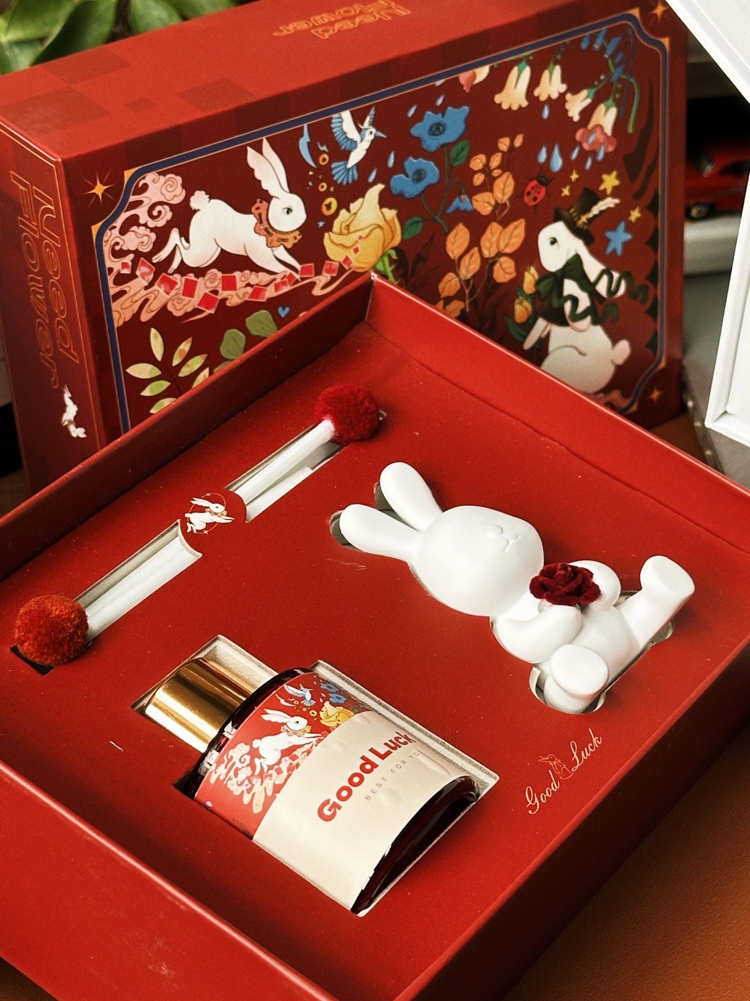 LUCKY RABBIT LIMITED-EDITION GIFTS