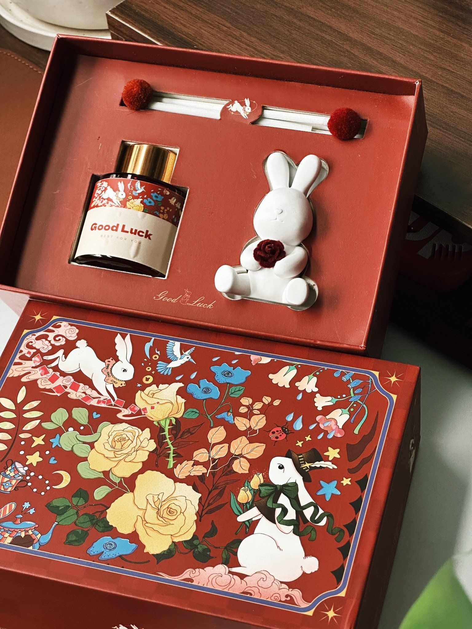 LUCKY RABBIT LIMITED-EDITION GIFTS