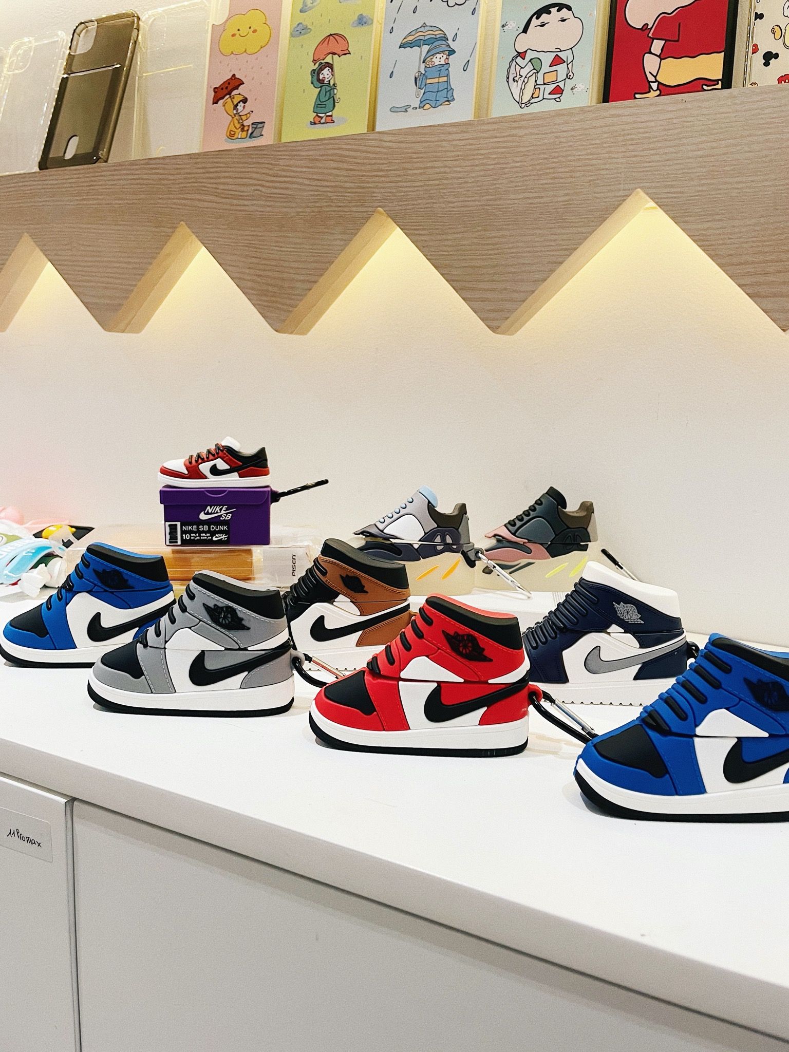 SNEAKER