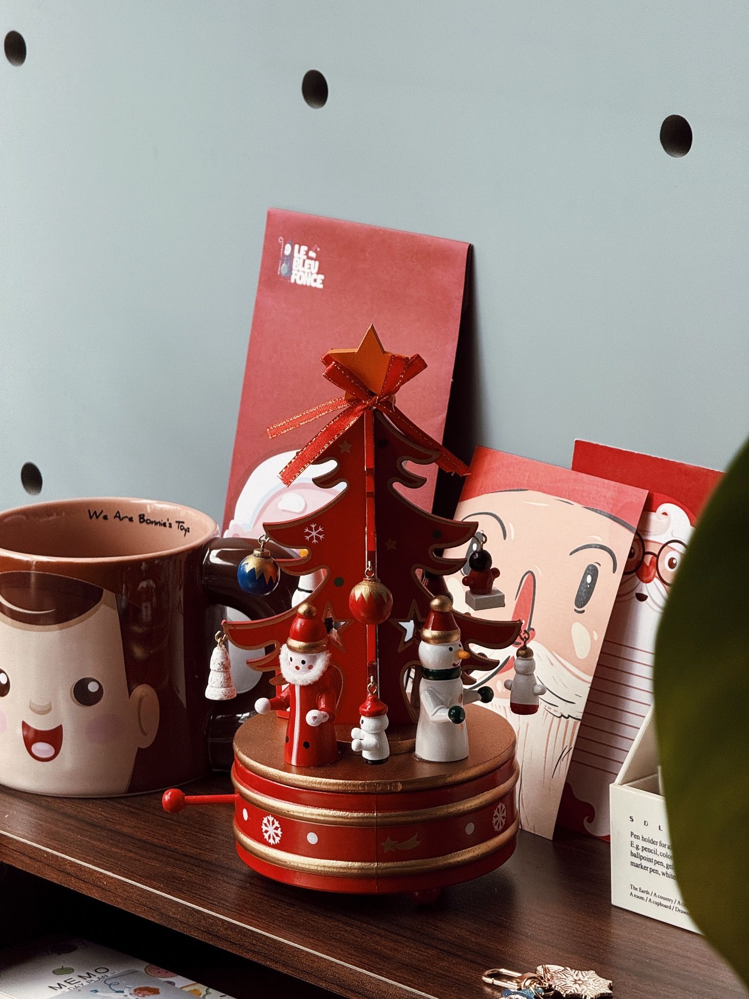 CHRISTMAS TREE MUSIC BOX