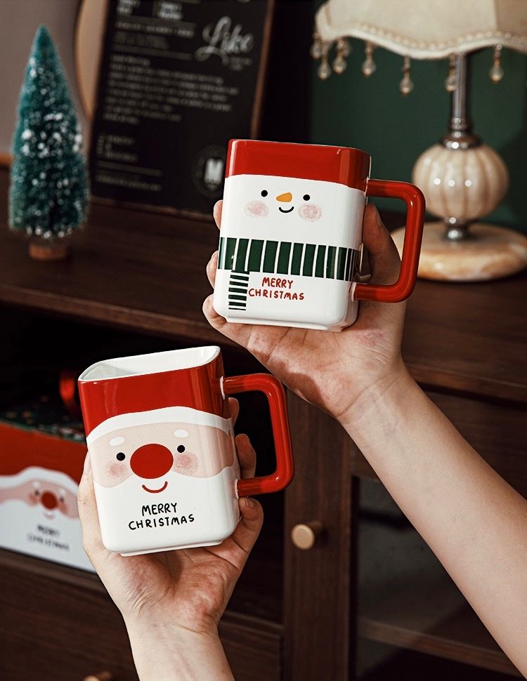 CHRISTMAS CUPS