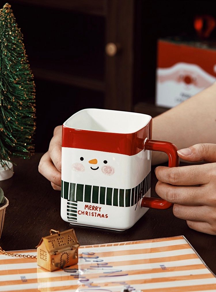 CHRISTMAS CUPS