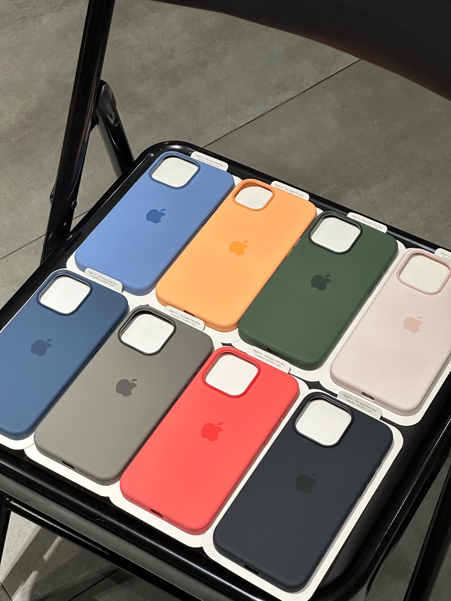 Silicone CASE For 15/15PLUS/15Pro/15Promax - MAGSAFE