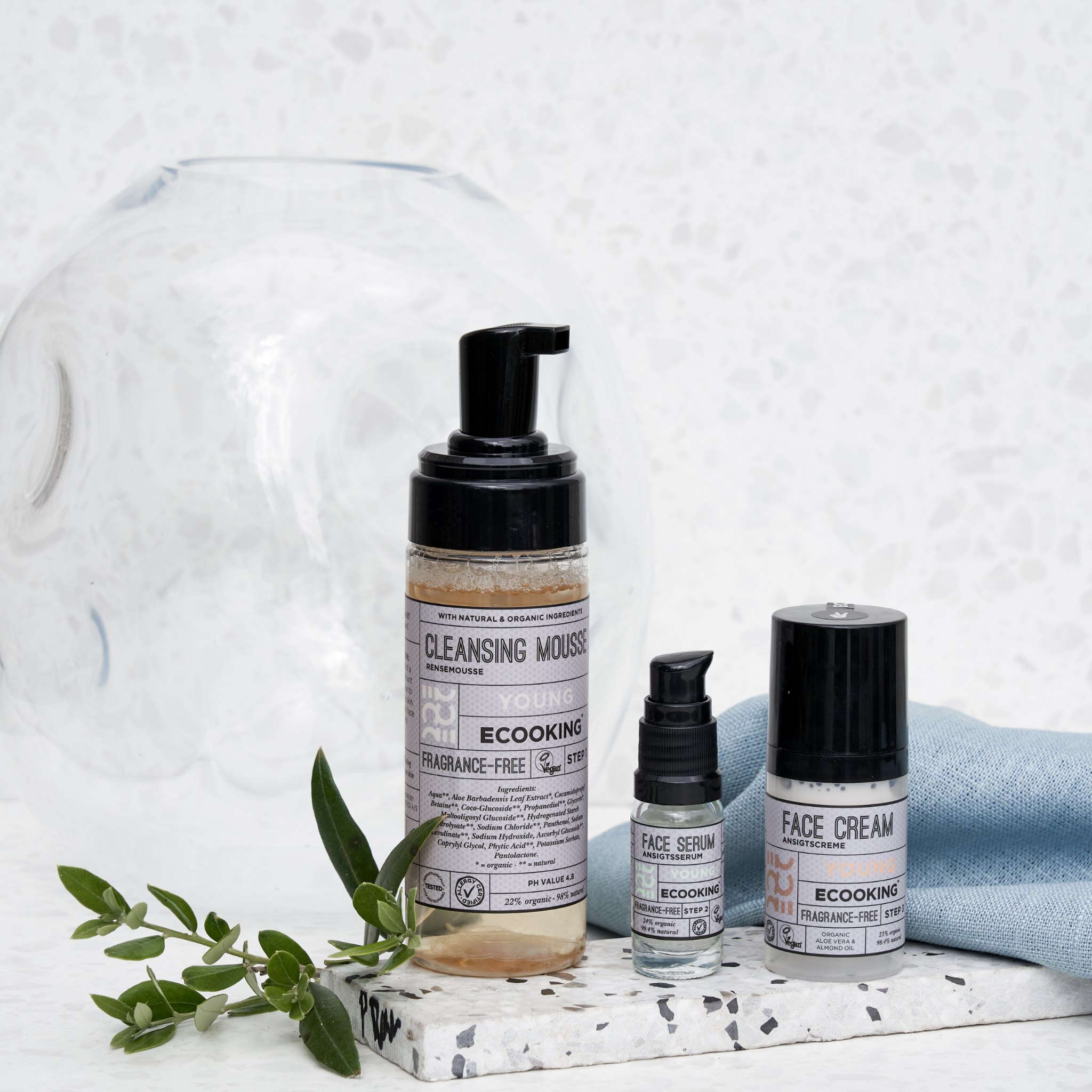 Sữa rửa mặt Young Cleansing Mousse Fragrance Free 150ml (Không mùi)