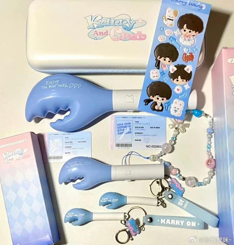 LIGHTSTICK CÀNG CUA VƯƠNG TUẤN KHẢI