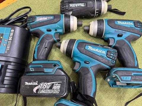 Máy vít Makita 4 chức năng TP141D JAPAN