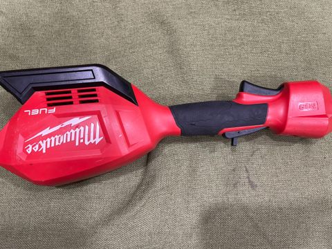 Thân máy cắt cỏ Milwaukee M18 2825 (hàng lướt)