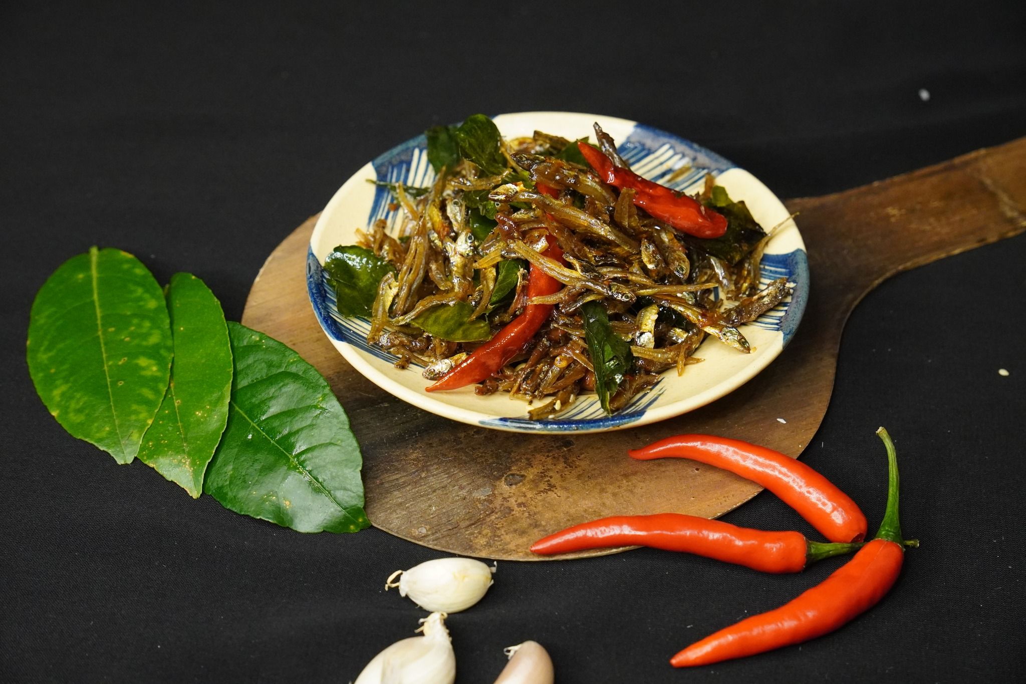 Cá Cơm O Mộc