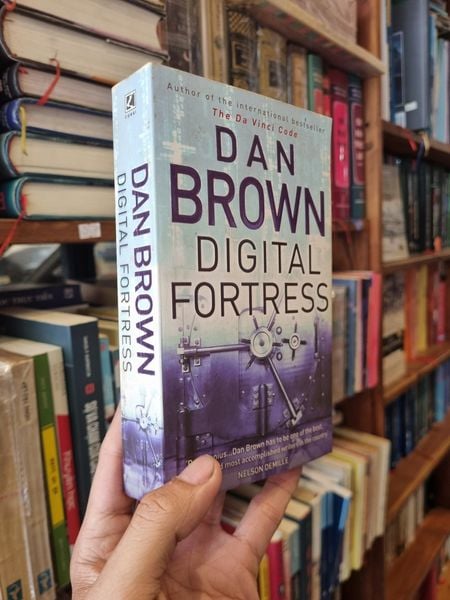 Thriller & Adventure - Digital Fortress - Dan Brown Was Listed For 120.00 On 2 Oct At 17:46 By T Wever Books In South Africa (ID:624525241 - Foto 6