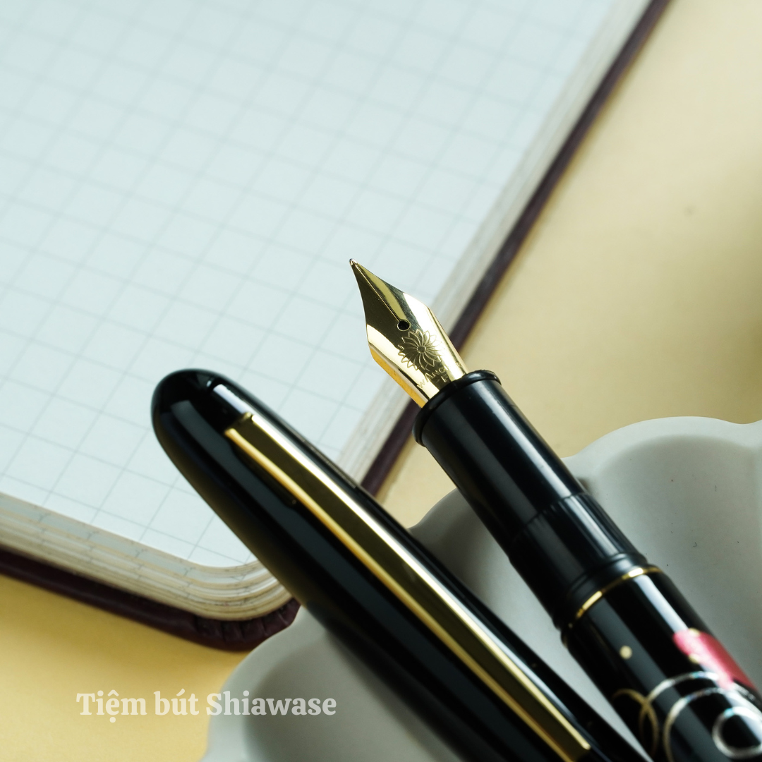 Bút Máy Wancher x Kuretake Kindai Makie Fountain Pen - Kingyo - Black