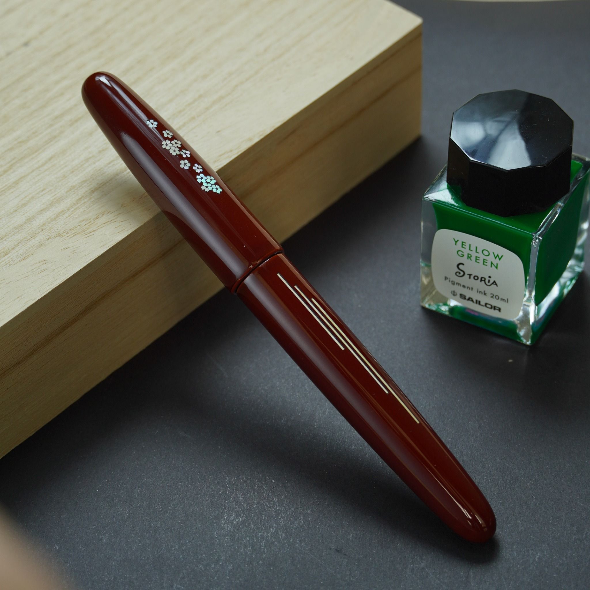 Bút Máy Wancher Urushi Zogan Sakura River - Urushi Akatamenuri