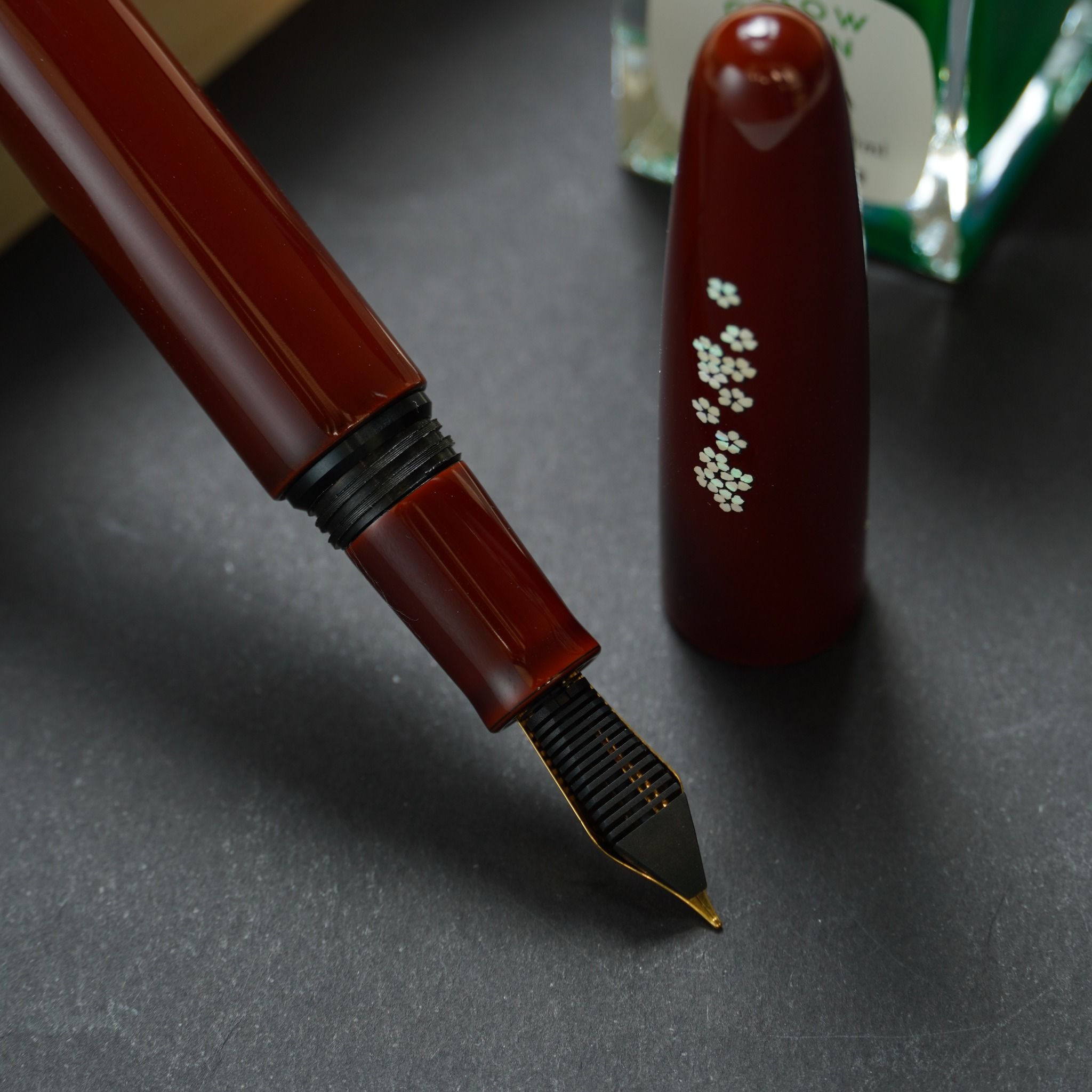 Bút Máy Wancher Urushi Zogan Sakura River - Urushi Akatamenuri