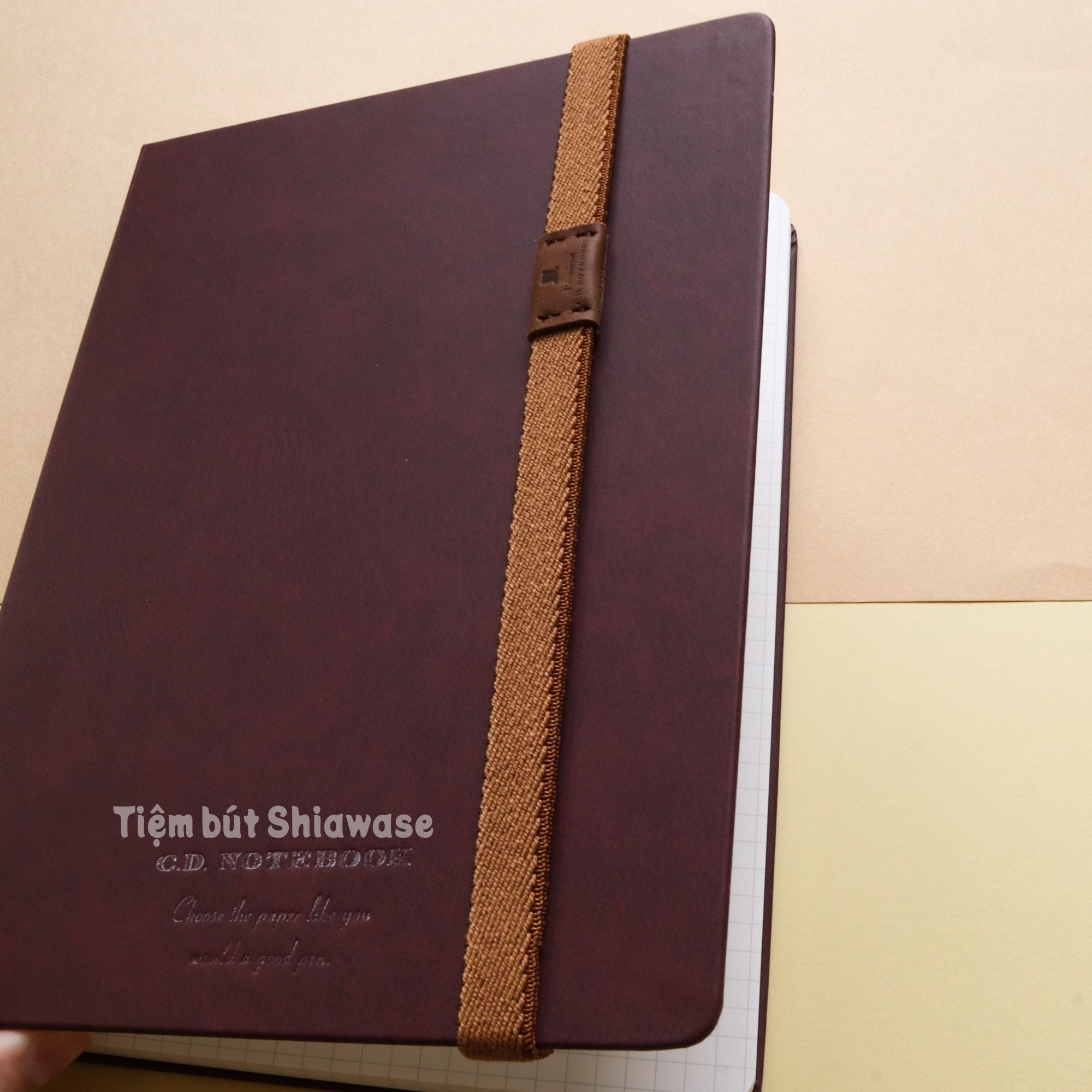 Sổ Apica Premium C.D. Notebook A5 Bìa Da - Red - Giấy Trắng - Kẻ Ô Vuông