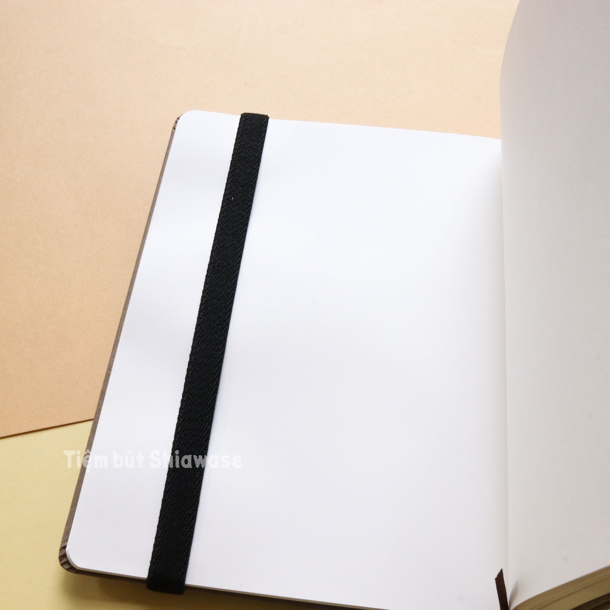 Sổ Apica Premium C.D. Notebook A5 Bìa Da - Brown - Giấy Trắng - Trơn Không Kẻ