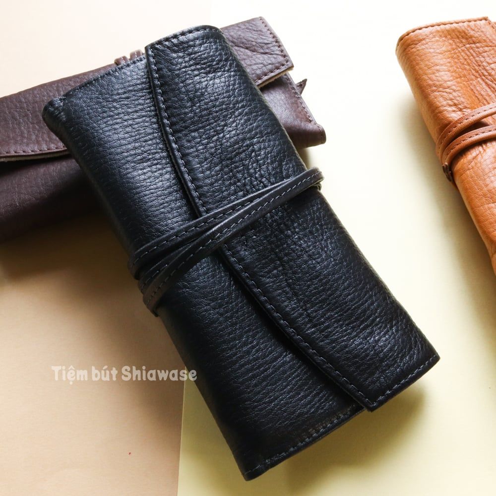 Bao Da Đựng Bút Pilot Pensemble - Roll Case - 3 Bút + 1 Ngăn Khóa Kéo