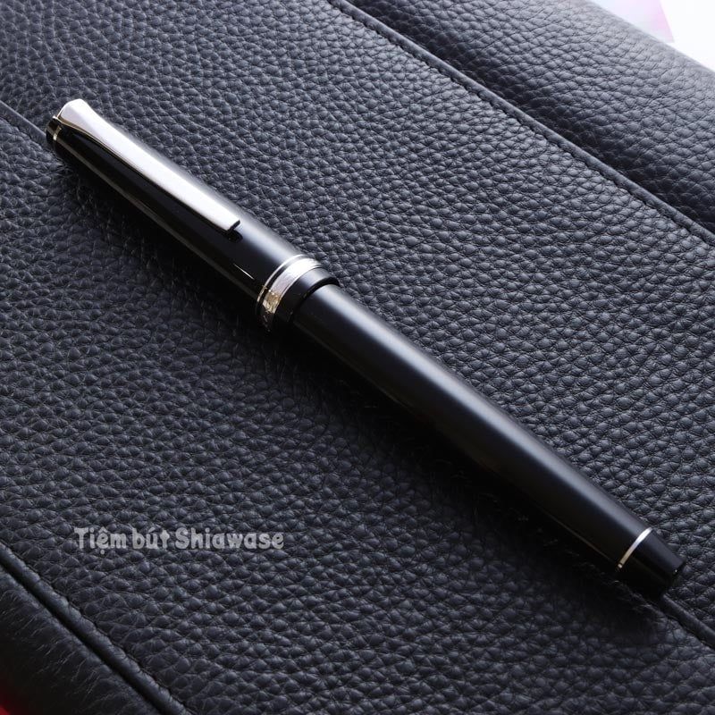 Bút Máy Pilot Elabo Ngòi Soft - Black - Đen (Bản Resin)