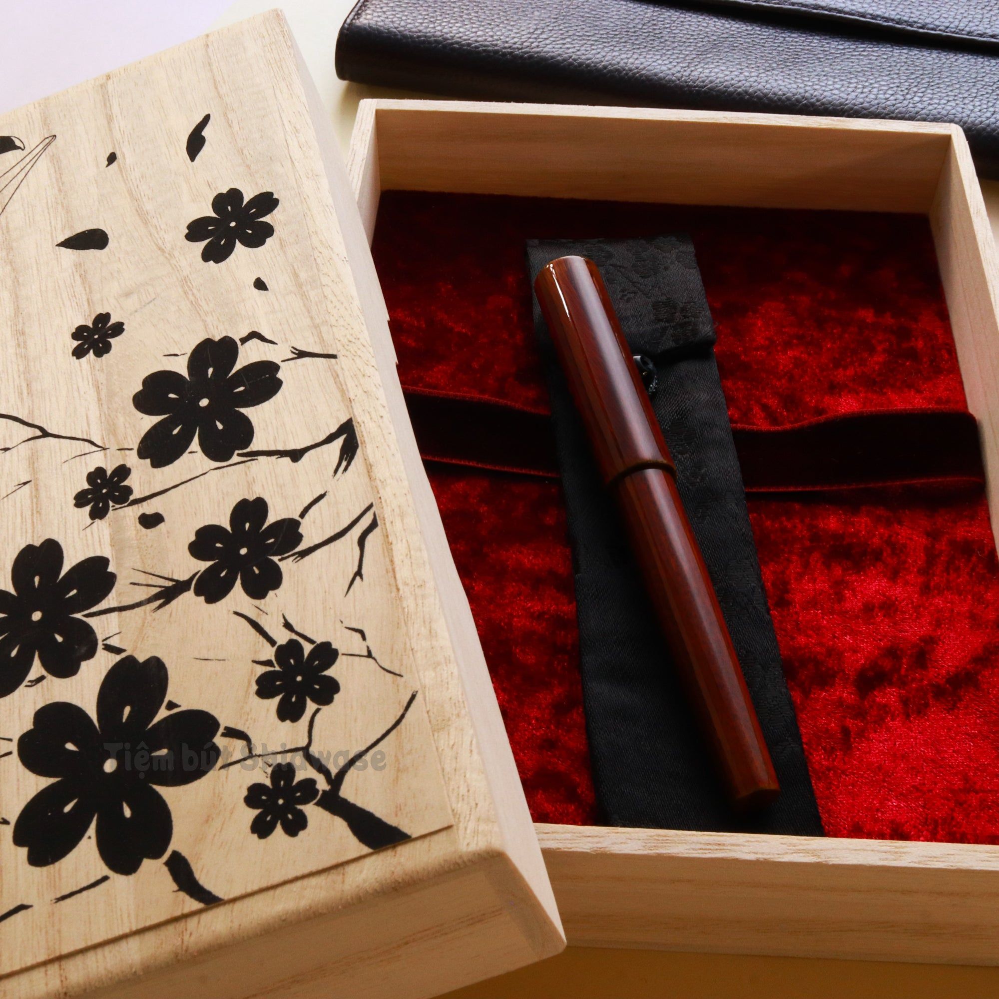 Bút Máy Wancher Sekai Aizu Urushi - Verawood - Gỗ Phủ Sơn Mài Trong Suốt