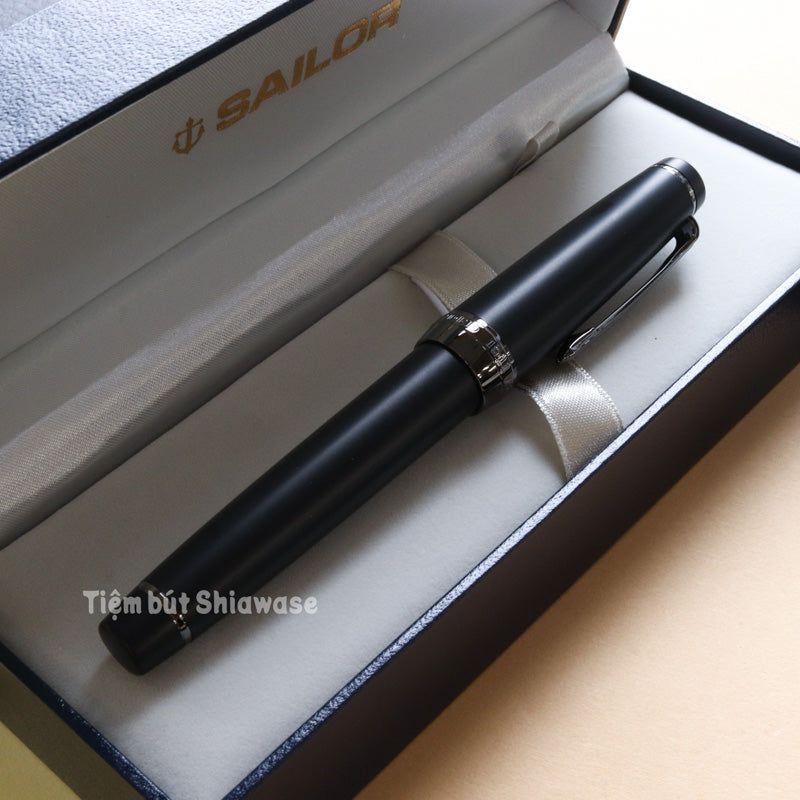 Bút Máy Sailor Professional Gear 21K - Imperial Black - Đen