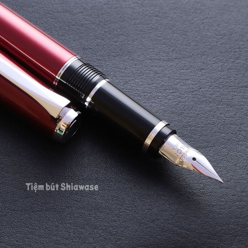 Bút Máy Pilot Elabo Ngòi Soft - Red - Đen (Bản Metal)