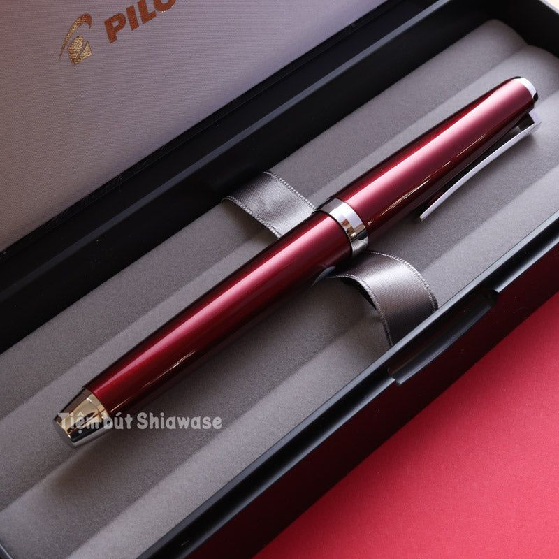 Bút Máy Pilot Elabo Ngòi Soft - Red - Đen (Bản Metal)