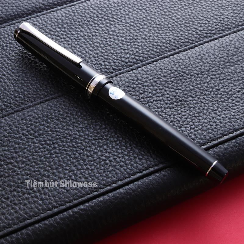 Bút Máy Pilot Elabo Ngòi Soft - Black - Đen (Bản Resin)