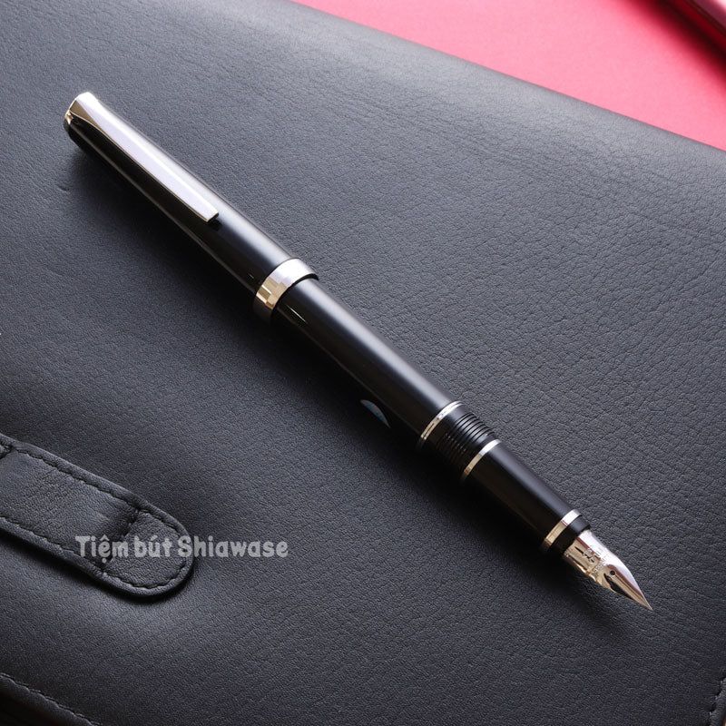 Bút Máy Pilot Elabo Ngòi Soft - Black - Đen (Bản Metal)
