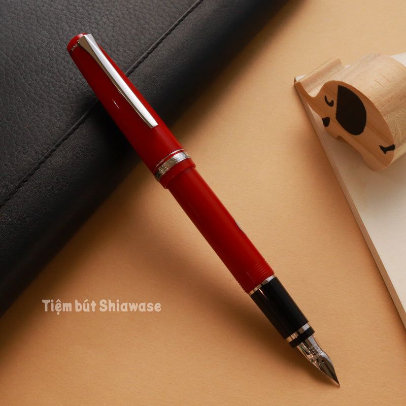 Bút Máy Pilot Elabo Ngòi Soft - Red - Đỏ (Bản Resin)