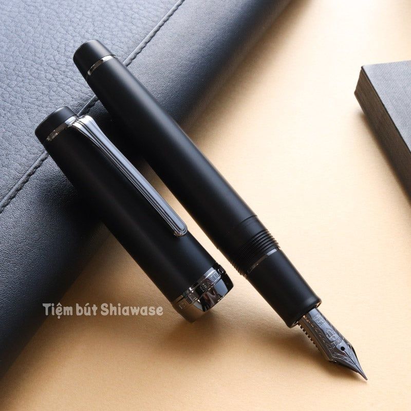 Bút Máy Sailor Professional Gear 21K - Imperial Black - Đen