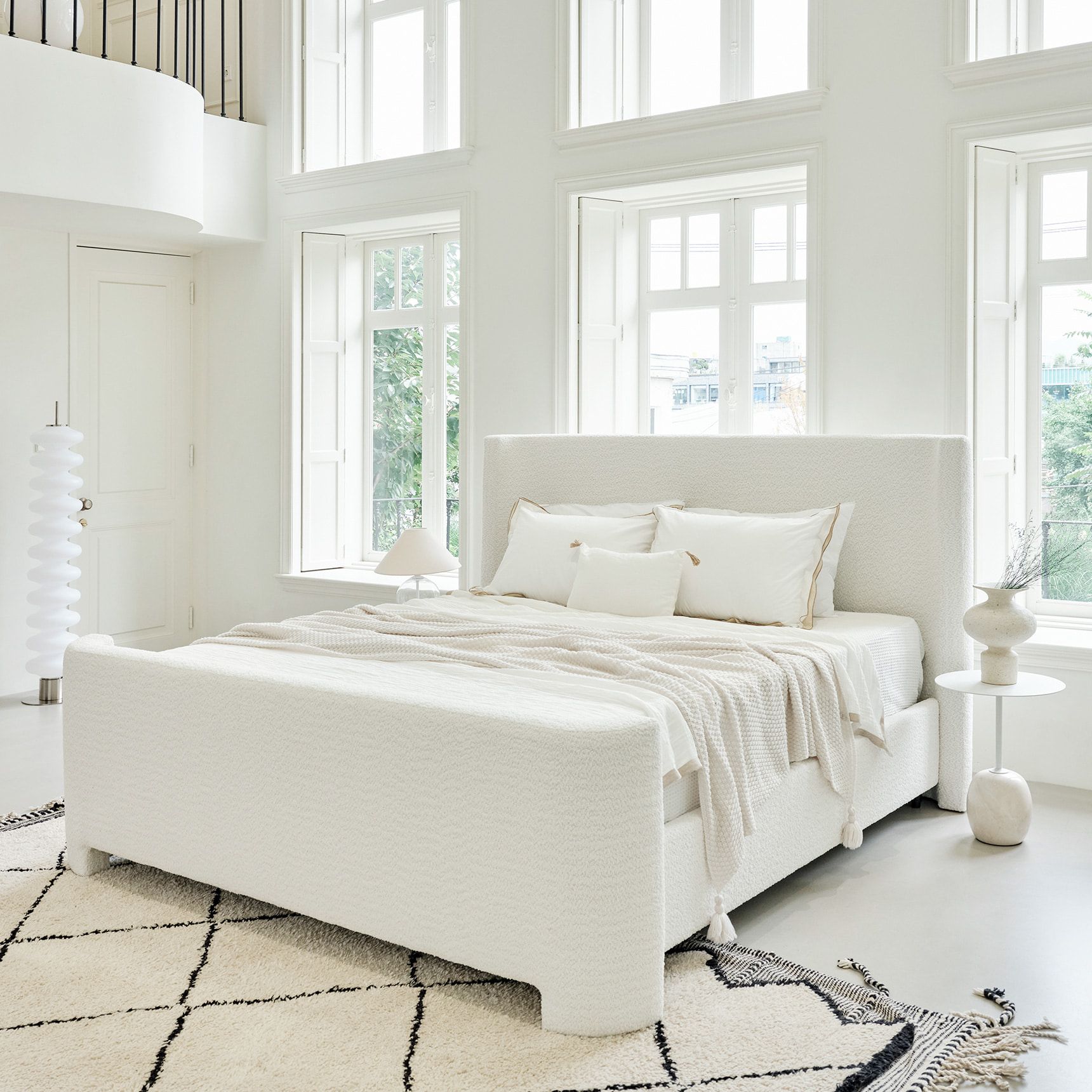 Giường ngủ bọc nệm cao cấp Sita Bed phong cách Bắc Âu Rubies House