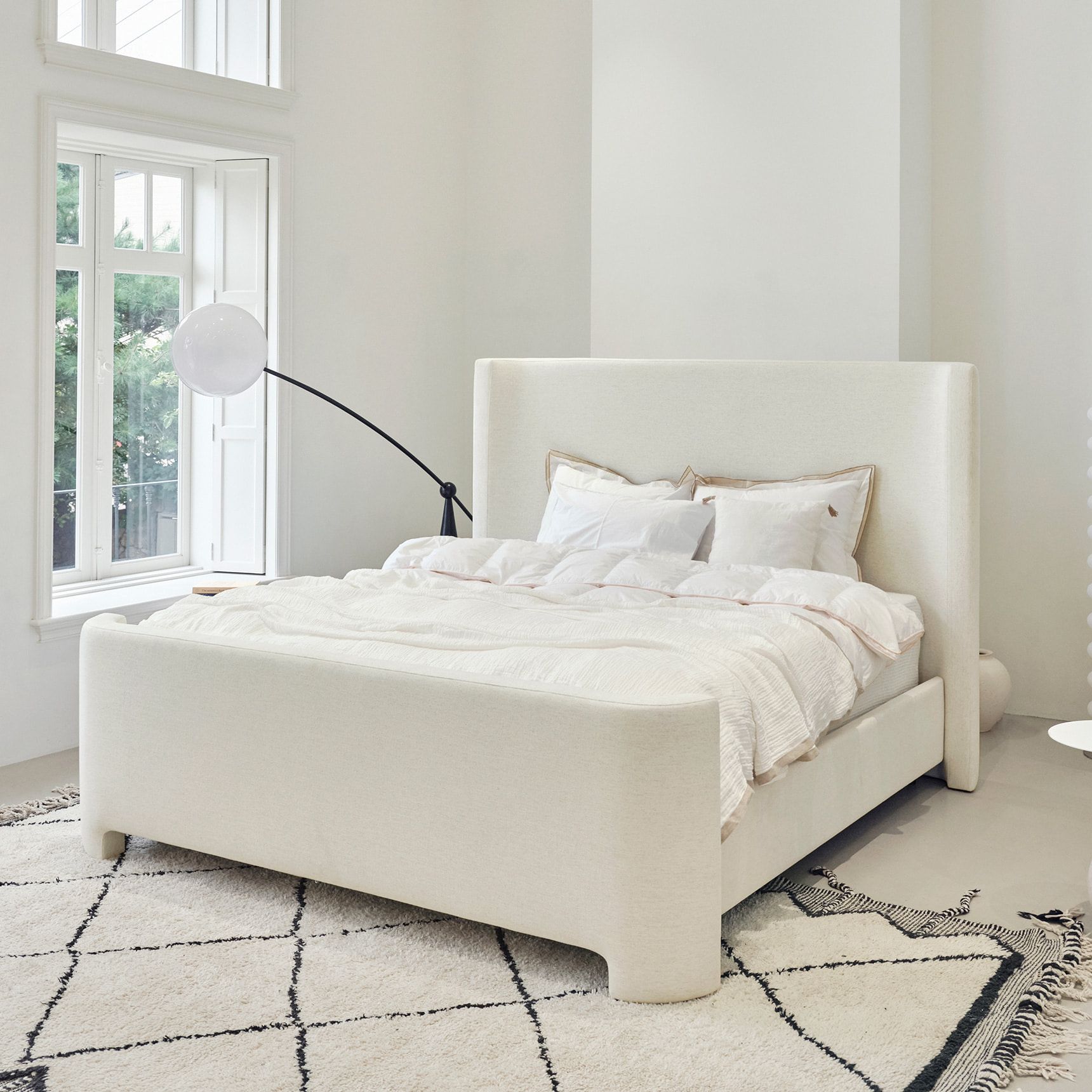 Giường ngủ bọc nệm cao cấp Sita Bed phong cách Bắc Âu Rubies House