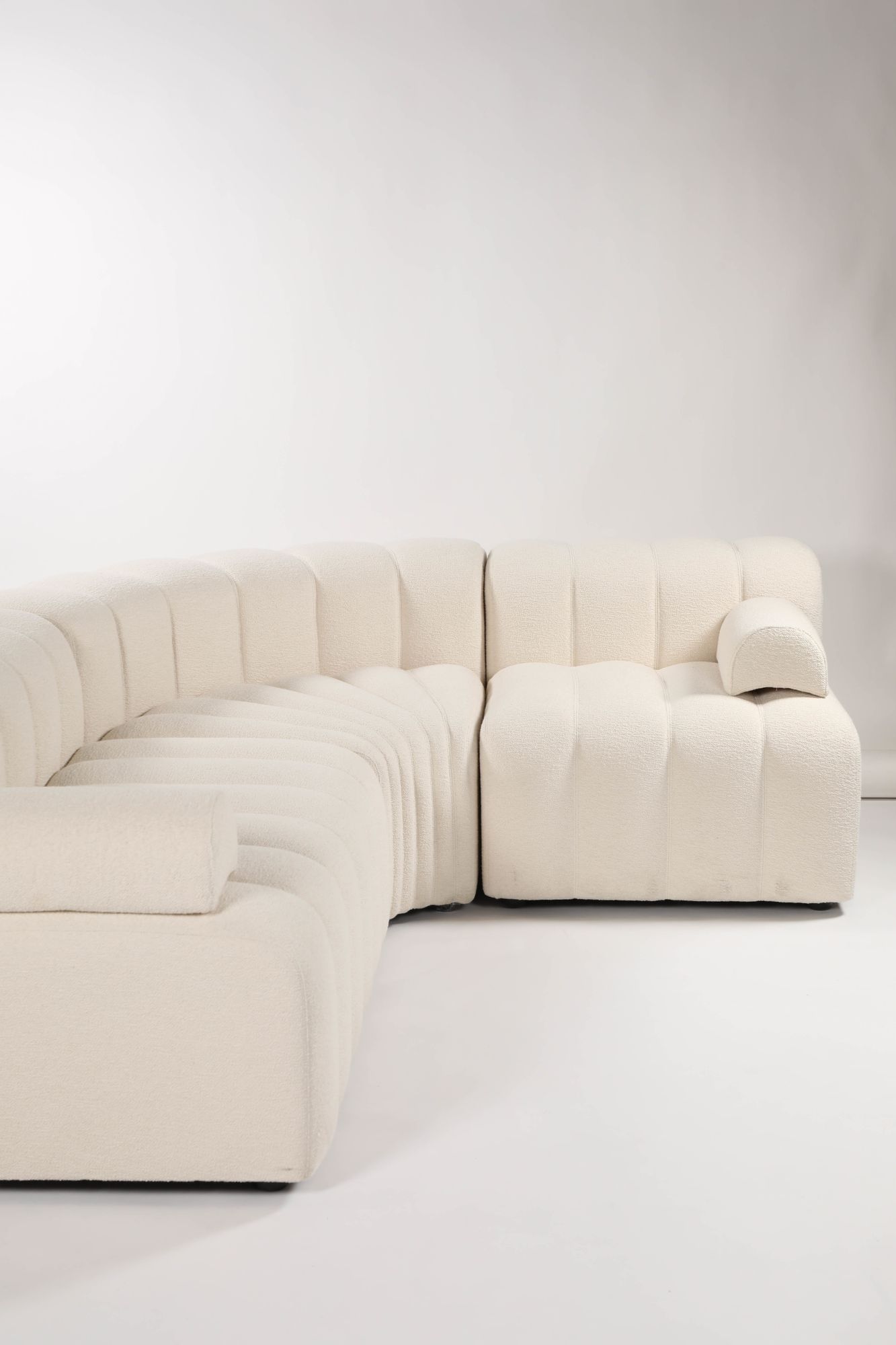 Sofa góc L phòng khách Soho Bắc Âu Rubies House