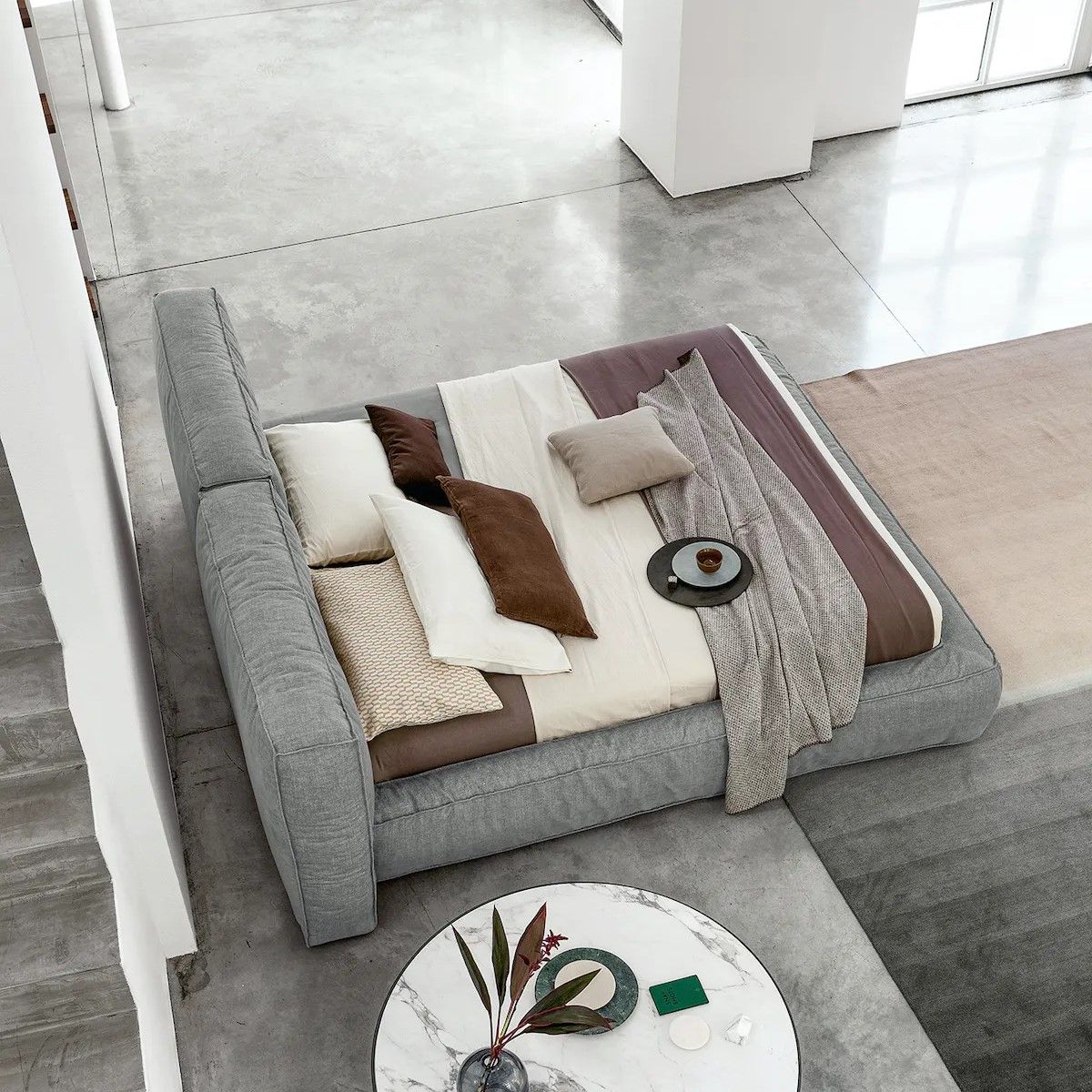 Giường ngủ bọc nệm cao cấp Lennon Bed phong cách Bắc Âu Rubies House