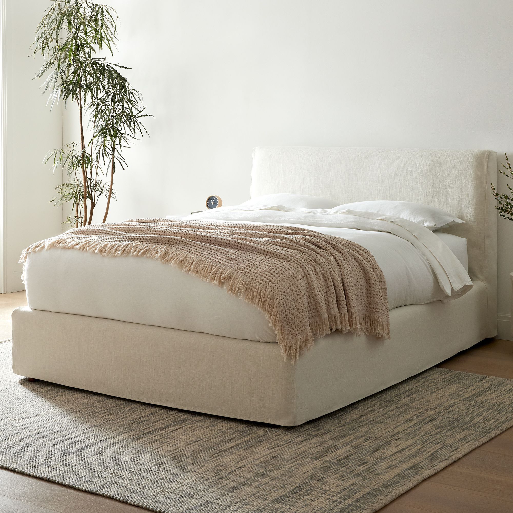 Giường ngủ bọc nệm cao cấp Haven Bed phong cách Bắc Âu Rubies House