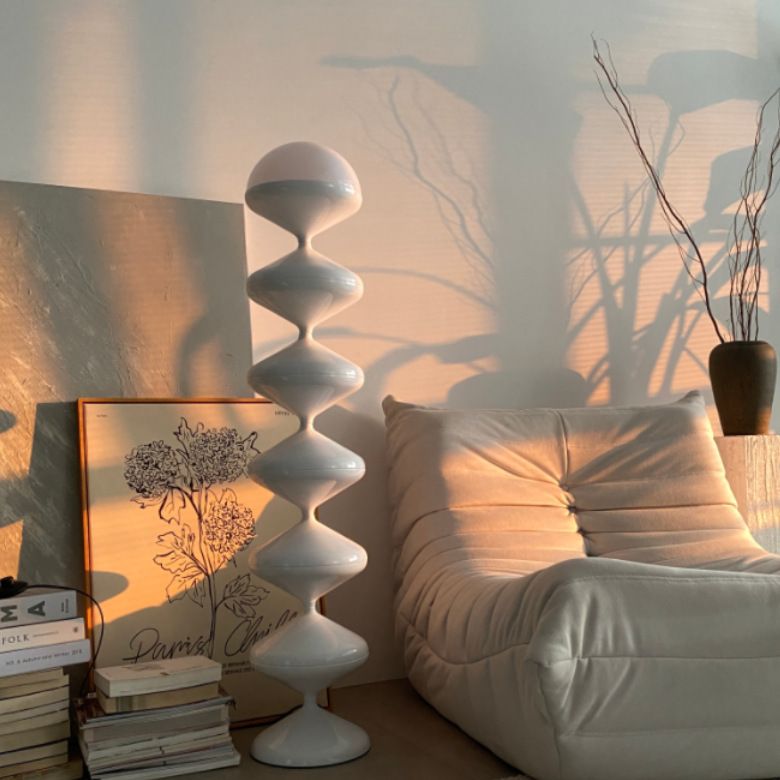 Đèn sàn sofa Cream - White phòng khách Rubies House