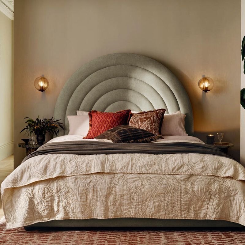 Giường ngủ bọc nệm cao cấp Kamil Bed phong cách Bắc Âu Rubies House