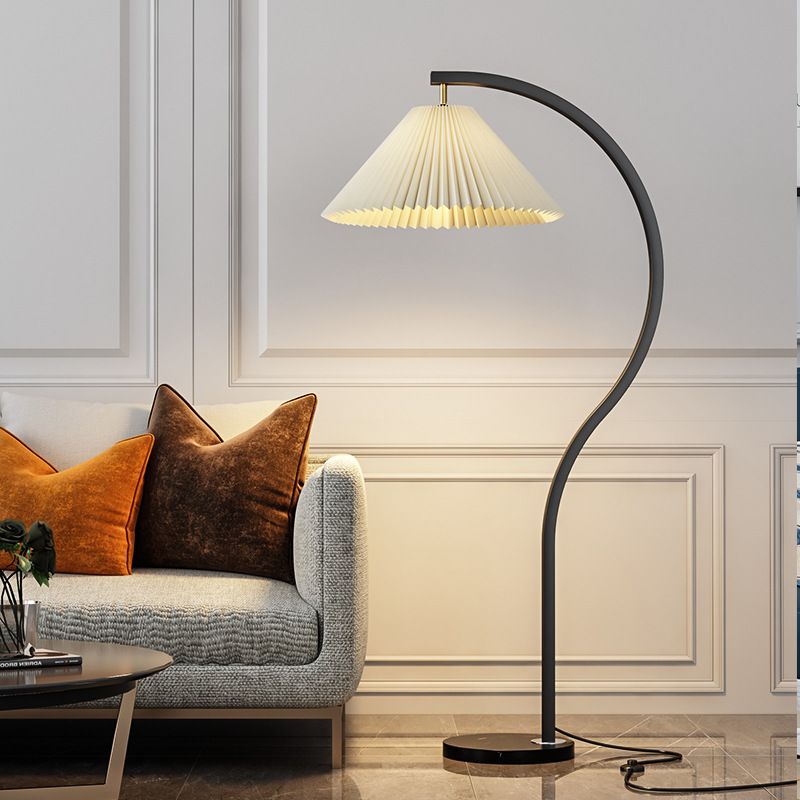 Đèn sàn sofa Caprani phòng khách Rubies House