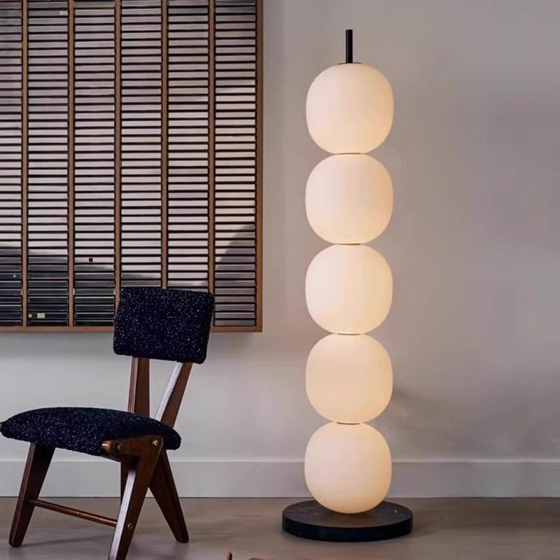 Đèn sàn sofa Tomato phòng khách Rubies House